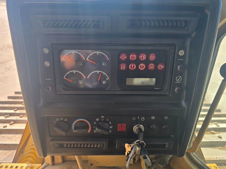 2002-caterpillar-d6m-lgp-image-101