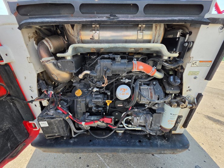 2022-bobcat-t770-image-12