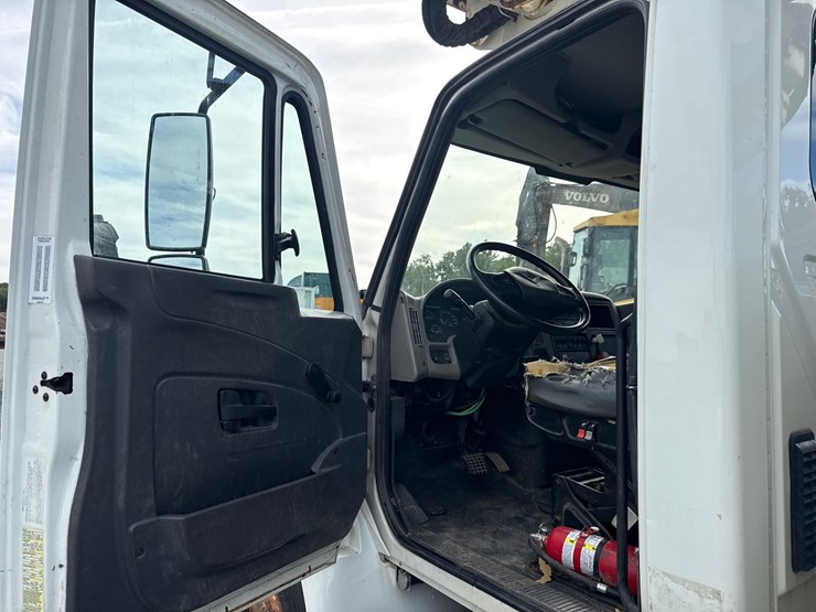 2008-international-durastar-4300-image-68