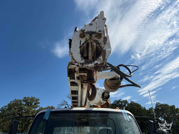 2019-freightliner-m2-106-image-40