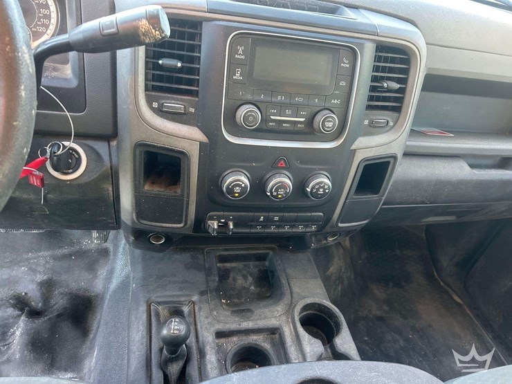 2017-dodge-3500-image-15