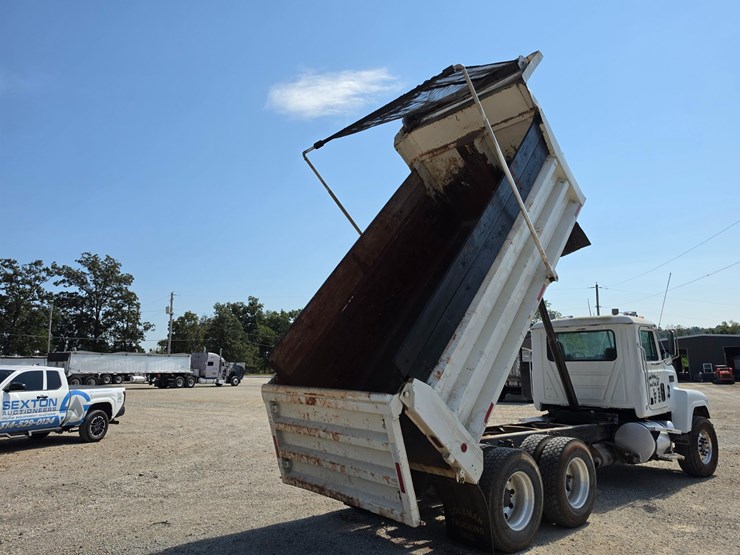 1997-mack-ch600-image-23