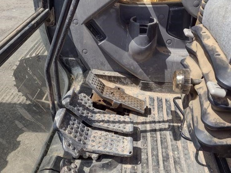 deere-270c-lc-image-12