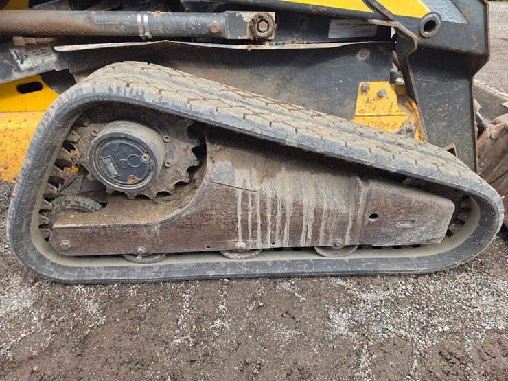 new-holland-c175-image-46