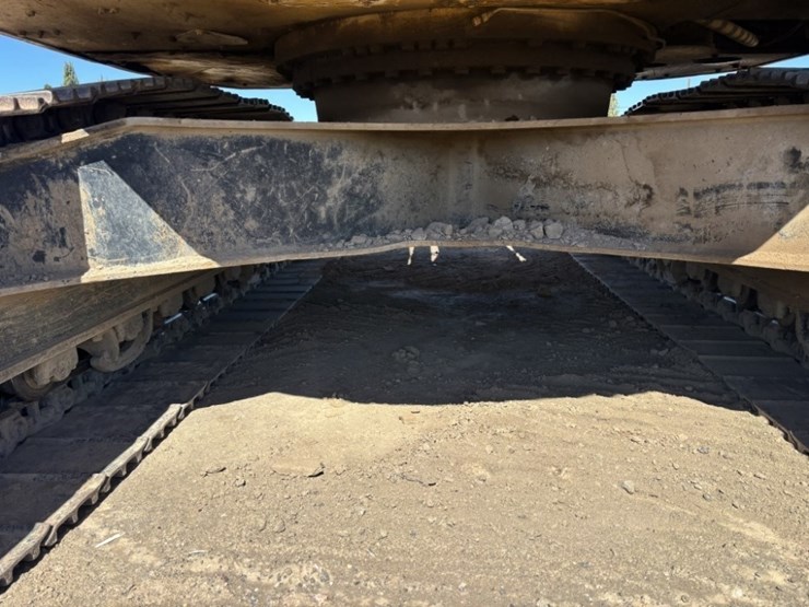 komatsu-pc228us-lc-3e0-image-14