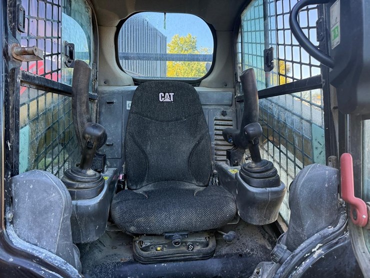 2014-caterpillar-262d-image-18
