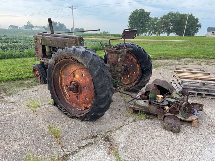 john-deere-b-image-3