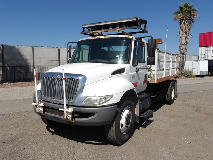 2004-international-durastar-4300-image-1
