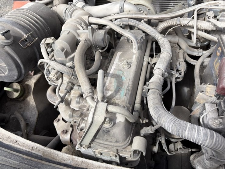 2010-toyota-8fgu30-image-19