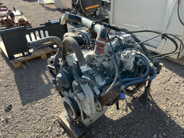5.9l-6cyl-24-valve-cummins-diesel-engine-image-2