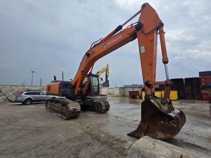 2012-hitachi-zx350-lc-image-5