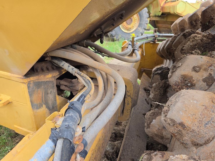 caterpillar-cp-553-image-13