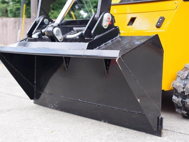 2026-future-ft360t-stand-on-mini-skid-steer-loader,-6"-track-belts,-40"-bucket,-unused-image-3
