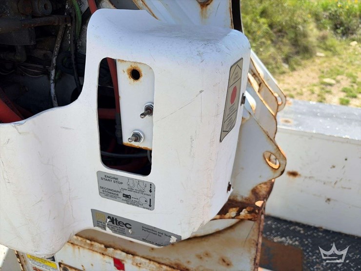 2018-freightliner-m2-106-image-21