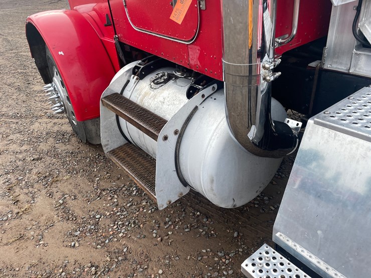 1999-peterbilt-379-image-26