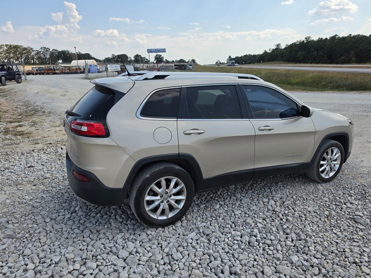 2015-jeep-cherokee-image-9