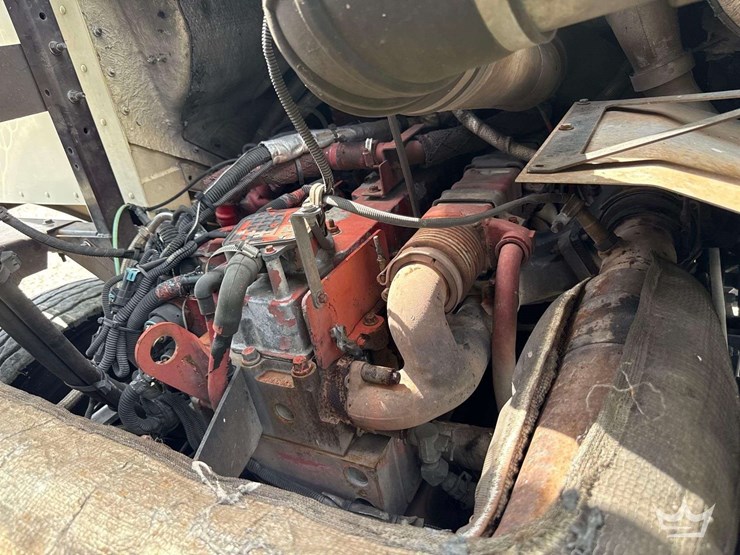 2014-peterbilt-320-image-22