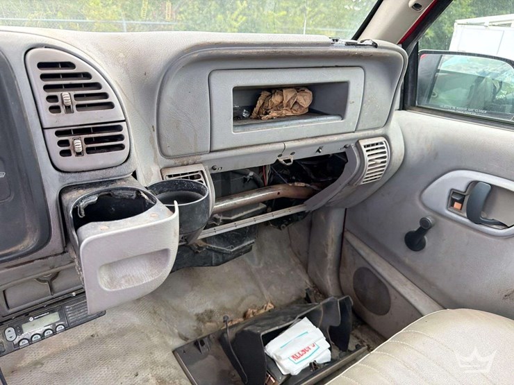 1998-chevrolet-silverado-2500-image-28