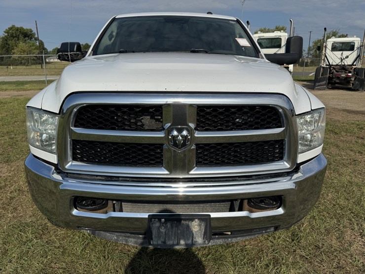2018-dodge-3500hd-image-2