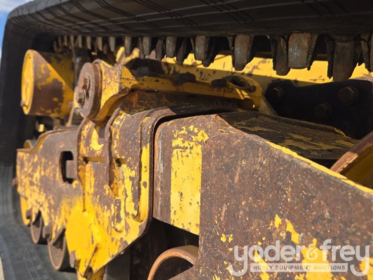 2023-caterpillar-259d3-image-13
