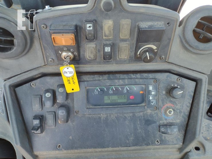 2010-deere-310sj-image-7