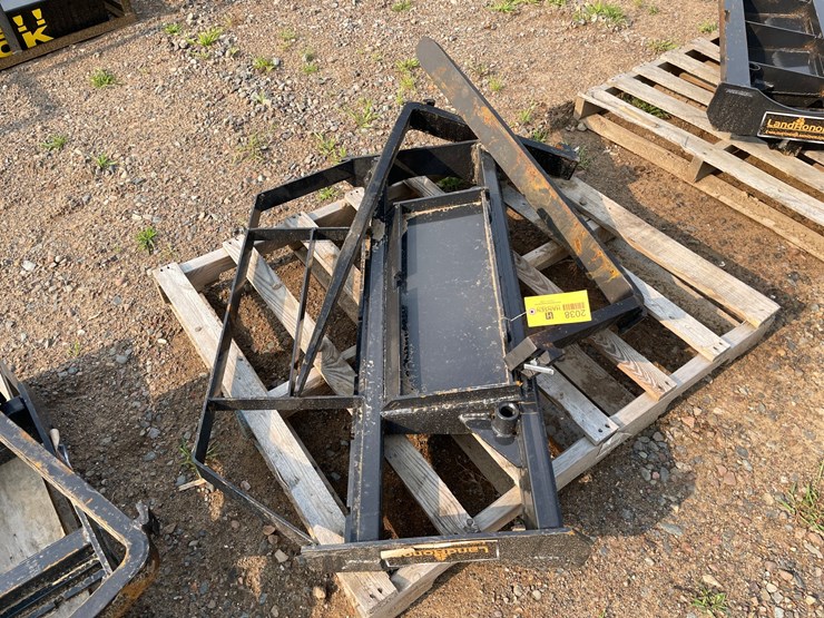 #2038-•-2026-unused-land-honor-mini-skid-steer-pallet-fork-frame-image-3