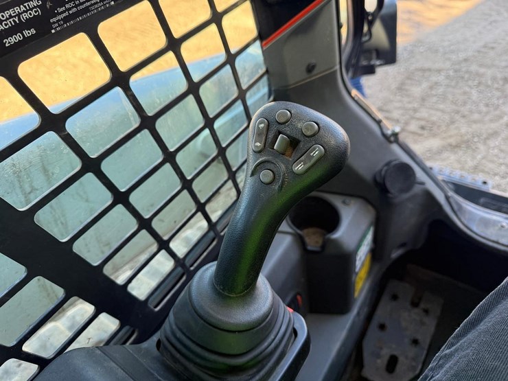 2022-bobcat-t76-image-25