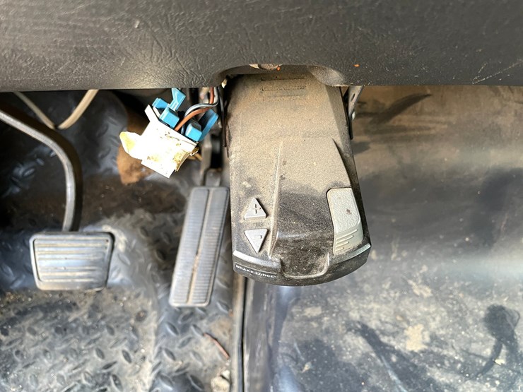 #1460-•-2008-chevrolet-c4500-chipper-truck-(has-mn-title)-image-36