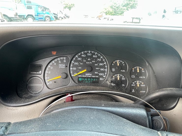 2000-chevrolet-silverado-1500-lt-image-36