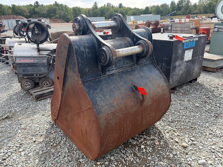 #6718-•-approx.-43"-excavator-bucket-image-2