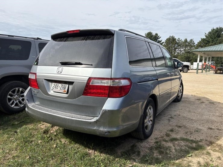 2006-honda-odyssey-image-3