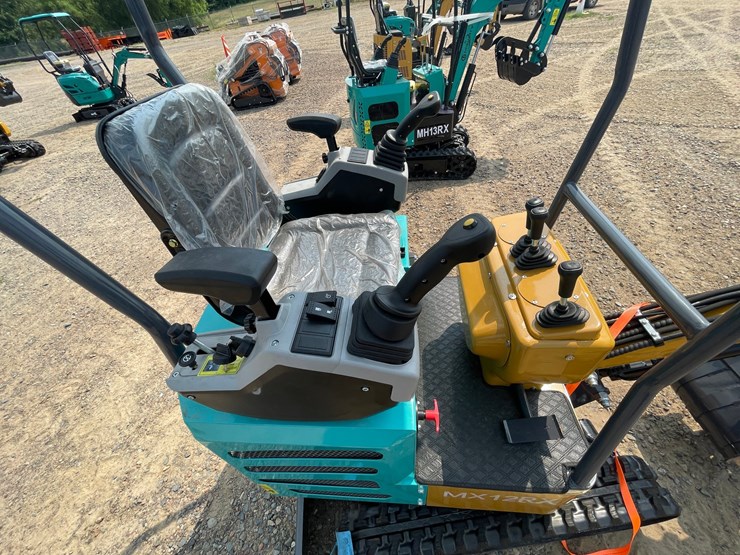 #5540-•-2026-mx12rx-mini-excavator-image-6