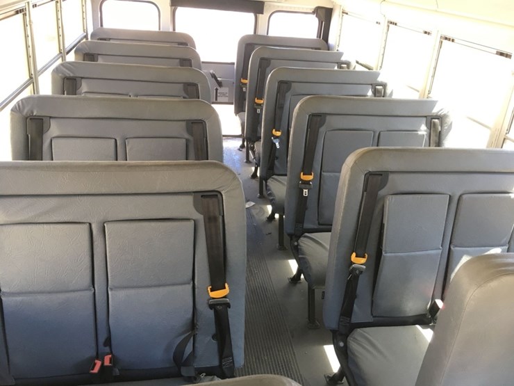 2015-ford-e450-image-11