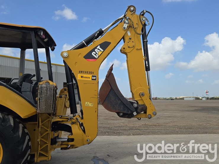 2019-caterpillar-420f2-image-28