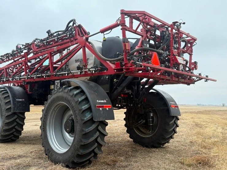 2024-case-ih-trident-5550-image-6