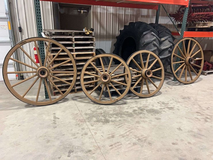 (4)-wooden-wagon-wheels-image-1