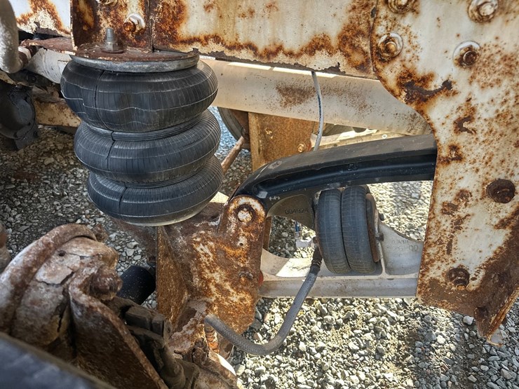 2004-caterpillar-c13-image-103