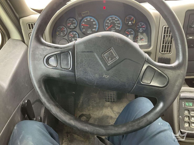 2018-international-durastar-4300-image-16