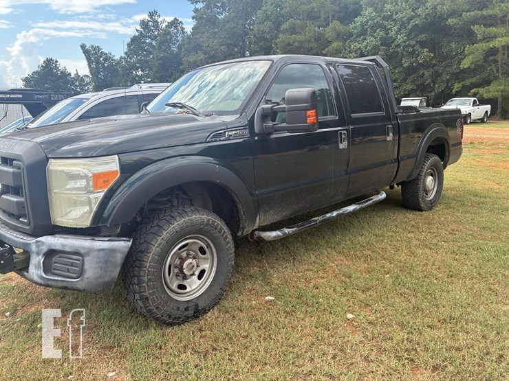2015-ford-f250-xl-image-1