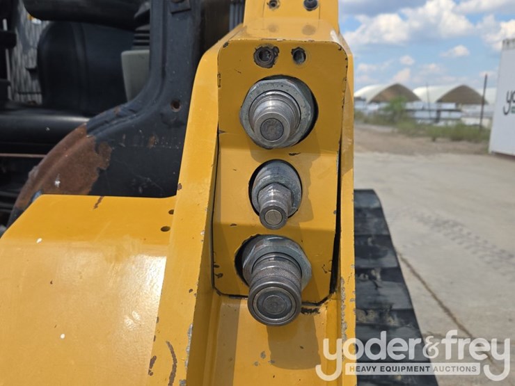 2023-caterpillar-259d3-image-23