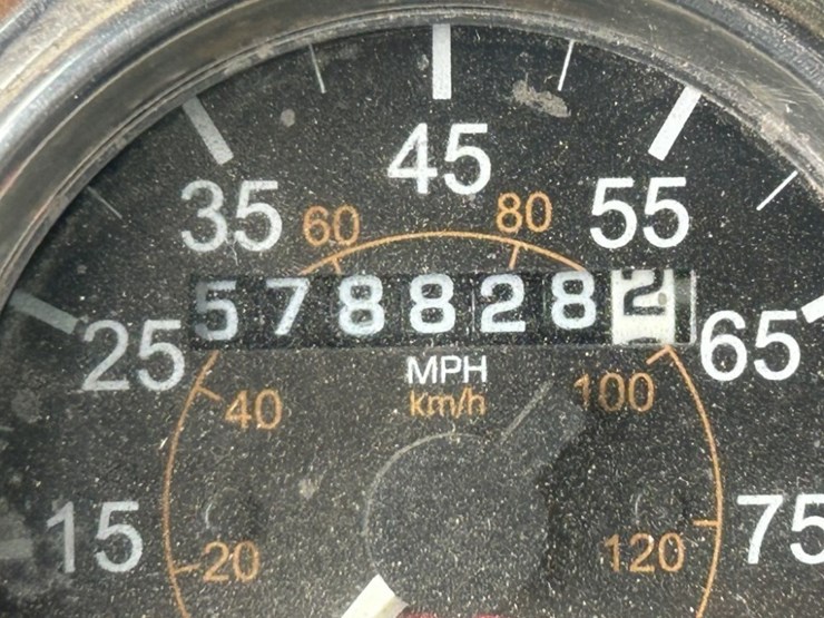 2001-peterbilt-357-image-17