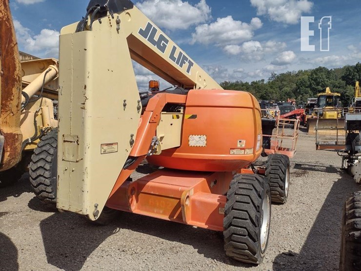 2005-jlg-600a-image-10