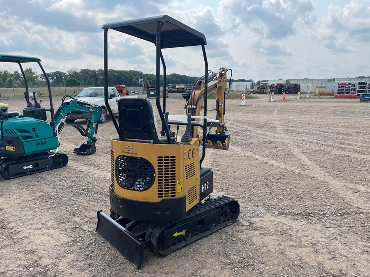 #5539-•-2026-h12-mini-excavator-image-3