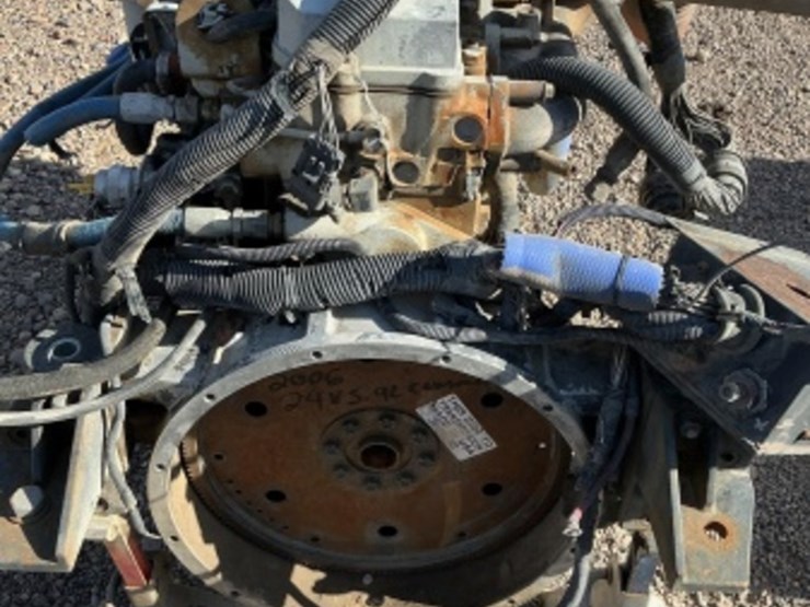 5.9l-6cyl-24-valve-cummins-diesel-engine-image-5