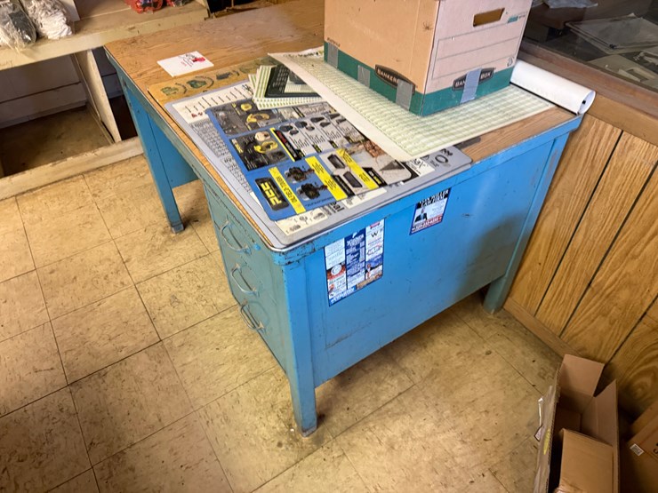 3’x3’x3’-metal-desk-w/-drawers-&-box-w/-contents-image-3