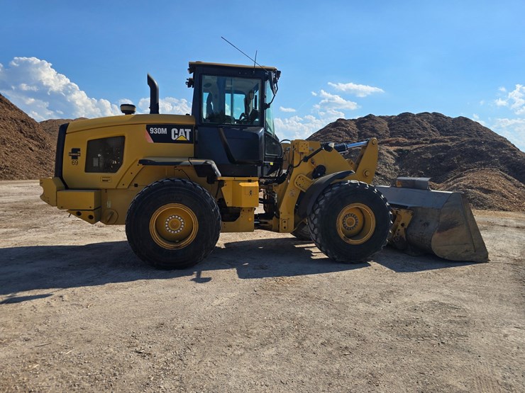 2016-caterpillar-930m-image-14