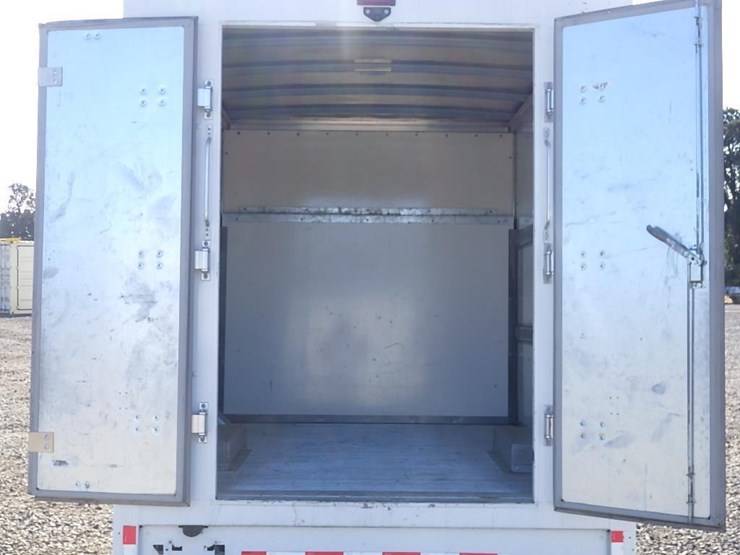 2023-gmc-3500-image-14
