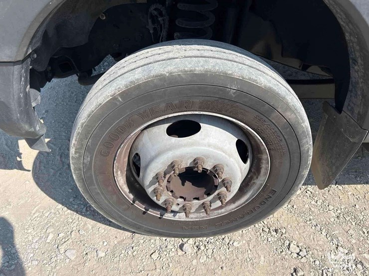 2017-ford-f550-image-38