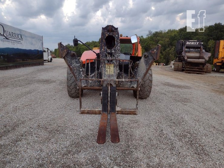 2017-jlg-1055-image-2