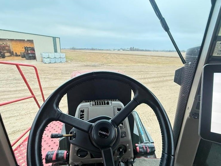 2024-case-ih-trident-5550-image-32